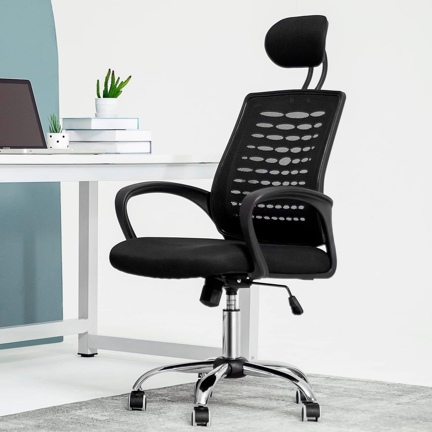 Silla oficina simply mesh negra con apoyabrazos y cabeza