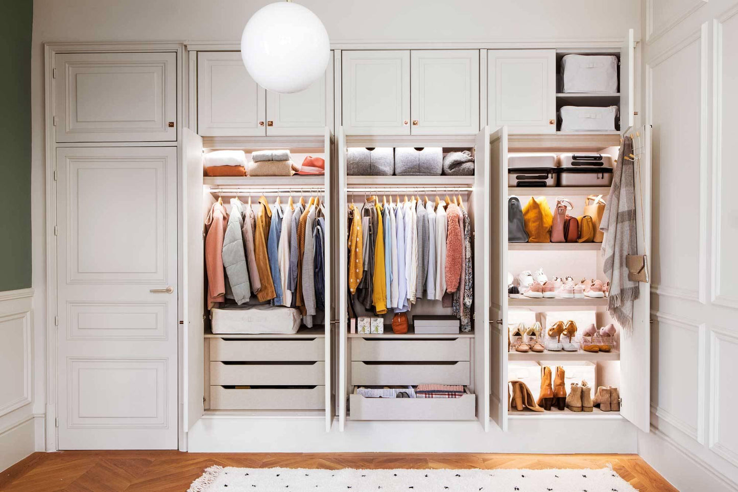 CLOSET