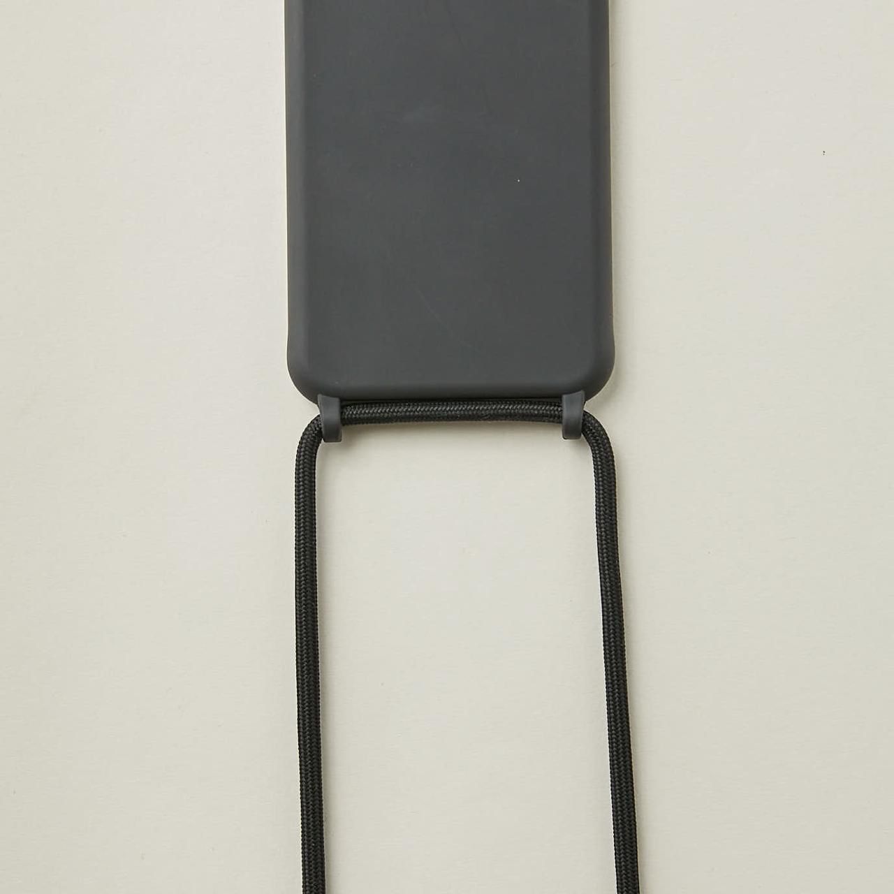 Carcasa Negra con Cordón